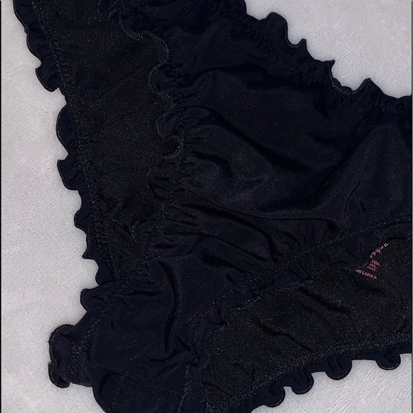 ***SOLD*** Ruffle Scrunch Bikini Bottom - Picture 3 of 9